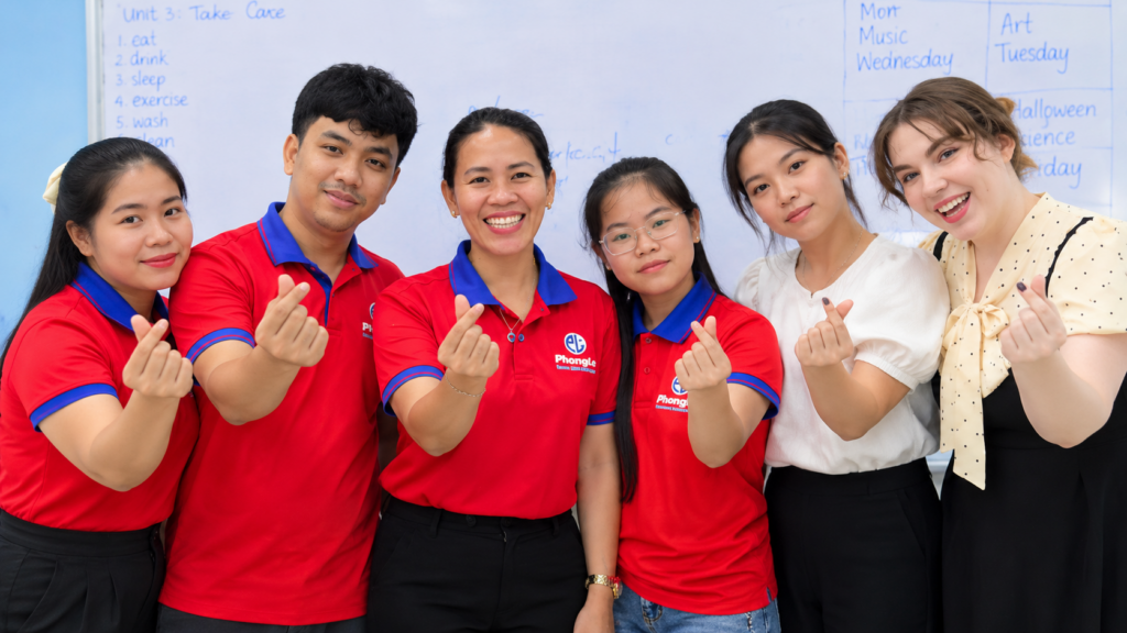 Đội ngũ giáo viên ngoại ngữ tại trung tâm ngoại ngữ Phong Lê